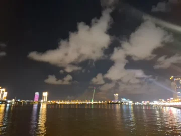 다낭 한강변의 숨겨진 보석, 박당 거리의 낭만적인 밤 산책 맛집