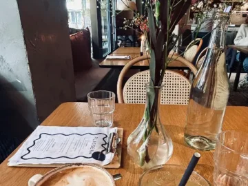 베르겐, 잊지 못할 맛의 향연! Fløien Folkerestaurant에서 만나는 특별한 순간, 인생 맛집 등극!