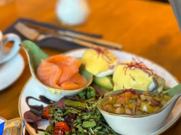 프랑크푸르트 중앙역 아침식사, 아벤투라에서 맛보는 미식의 향연