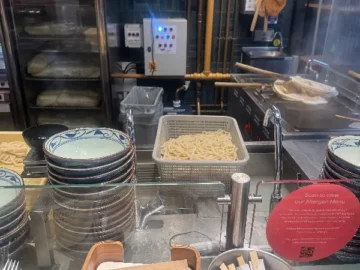 켄싱턴에서 맛보는 정통의 향기, 마루가메 제면에서 만나는 런던 우동 맛집