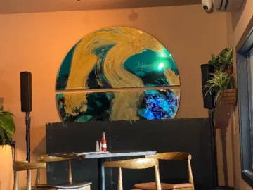 퀸스타운 중심에서 맛보는 행복, Ferg’s Bar의 특별한 미식 경험