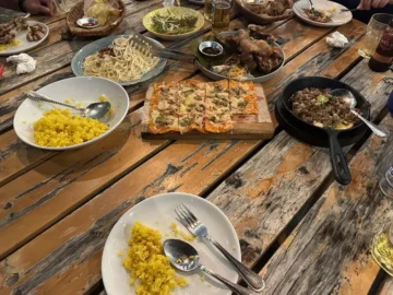 흥겨운 라이브 음악과 맛있는 만남, 세부 수그보 야시장 옆 숨겨진 맛집 발견