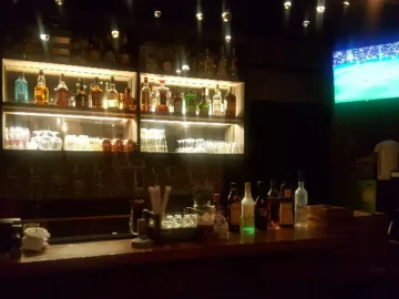 치앙마이 밤을 수놓는 맛, Beer Lab에서 만나는 짜릿한 미식 경험