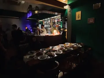 프라하 밤 문화의 숨겨진 보석, The Cabin에서 만나는 특별한 칵테일 맛집 여행