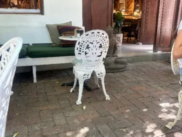 그린 포인트에서 만나는 유럽풍 브런치, 스트레인저스 클럽에서 맛보는 특별한 하루