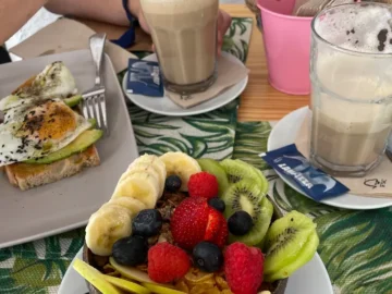 이비자 섬의 아침을 여는 마법, 숨겨진 보석 같은 최고의 맛집