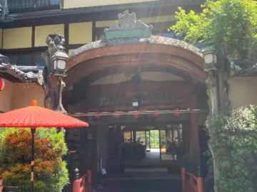 카모가와 강변의 낭만, 교토 ‘鶴清’에서 만나는 특별한 여름 맛집