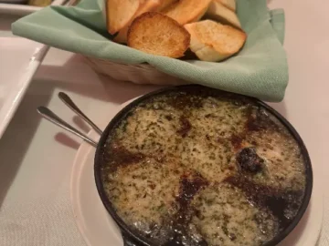 호놀룰루 차이나타운 맛집, Duc’s Bistro에서 맛보는 프랑스 미식 여행