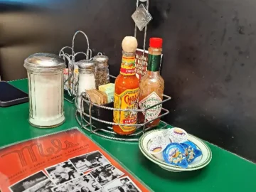 할리우드 추억 맛집, 멜스 다이너에서 만나는 캘리포니아의 맛