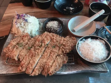 토론토 돈까스, Katsuya: 추억을 되살리는 맛집 기행