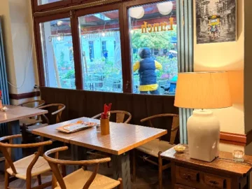 프렌츨라우어 베르크의 숨겨진 보석, Bangkok Bites에서 맛보는 베를린 정통 태국 맛집 여정