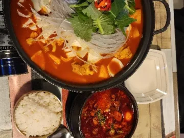 채스우드 밤을 수놓는 맛, 그리운 한국의 맛이 살아있는 서울야경 맛집